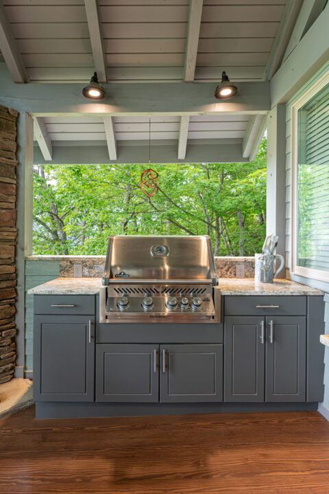 Award winning outdoor kitchen with built in grill